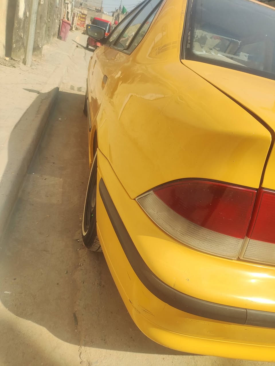 سلام عليكم سمند 11 بيه تعمير دوس ثنين وهلال واحد فقط سياره مصفره هيئه وغرامه والسنويه ال31  تخم تاير دوشمه جديده سياره نضيفه حيل أو احله من صوره السعر 40وبيه مجال حك جيه بغداد الشعب ***********
