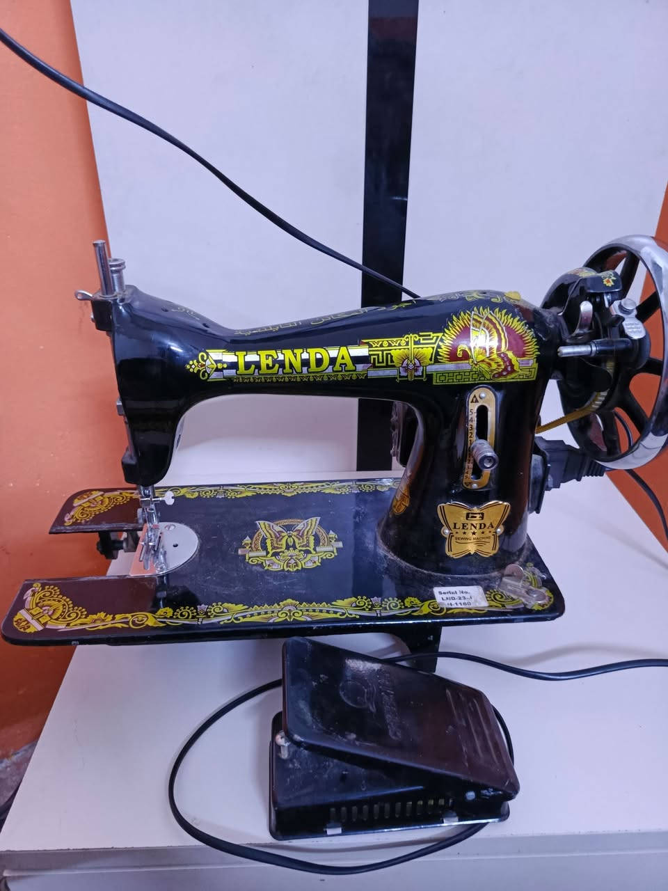 مكينة للبيع جديده نضافه ٩٠  شتريتهه وماتعلمت لخياط واريد ابيعهه  ٥٠قفل لحد يكسر بسعرهه وعندي توصيل  مدينه صدر
***********
