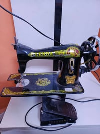 مكينة للبيع جديده نضافه ٩٠  شتريتهه وماتعلمت لخياط واريد ابيعهه  ٥٠قفل...