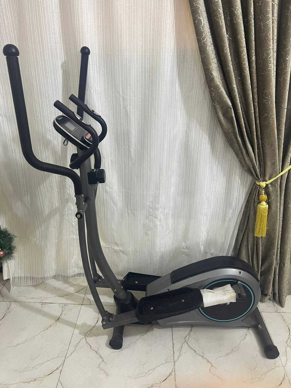 جهاز اوبتكال جديد نظافه 100/100استخدام قليل ب175 وبي مجال العنوان ناصرية حي اور ***********
