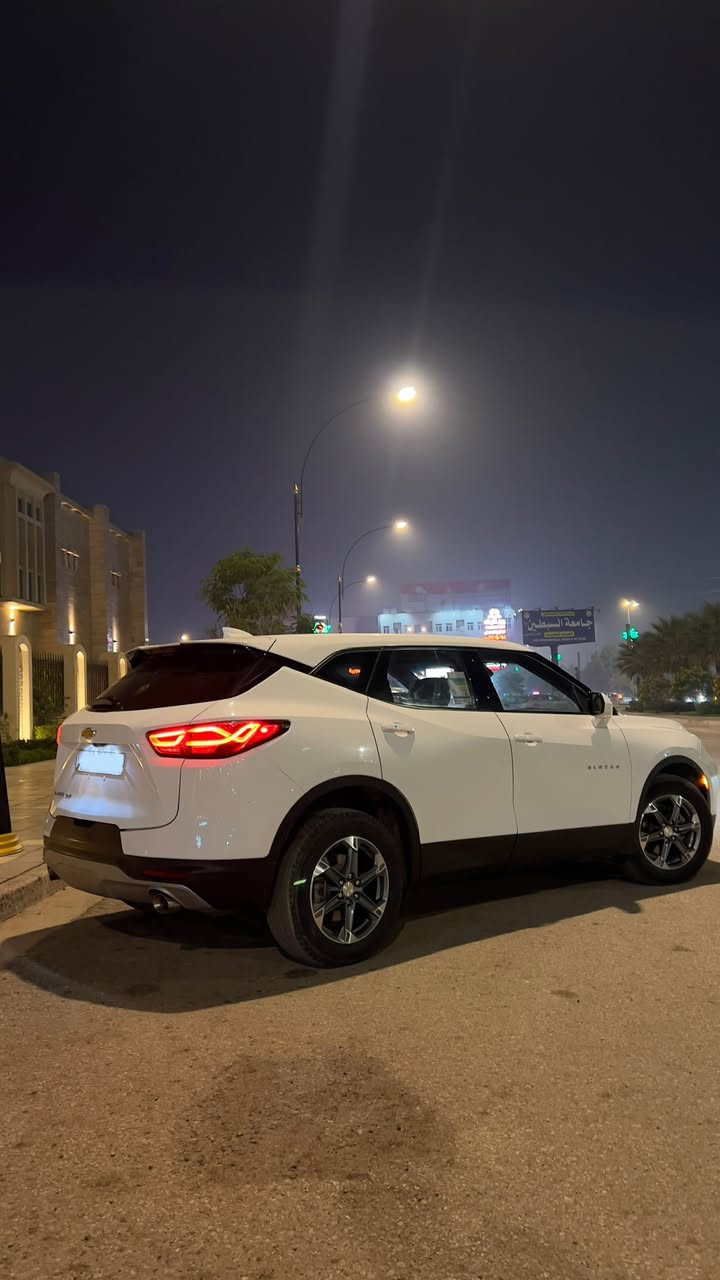 للبيع 

بلايزر 2023 ⚪️ لون ابيض

‏Lt 2000 تيربو
السعر 195  ورقة قفل كامل مرقم 

✨ المواصفات:

🔹 دفع رباعي (4WD)

🔹 رادار تحذير أمامي

🔹 كرسي السائق كهرباء

🔹 كاميرا خلفية

🔹 مثبت سرعة

🔹 نظام تحديد المسار

🔹 تحكمات ستيرن

🔹 ماوس أنظمة القيادة

🔹 شاشة وسطية

🔹 هاند بريك كهرباء

🔹 تبريد خلفي قطعتين

🔹 منافذ شحن USB و Type-C

🔹 أربع أبواب بصمة

🔹 مانع انزلاق ABS

🔹 أوتو ستوب

ماشية 11 الف ميل فقط بعدها ماماشيه 

محرك 4 سلندر 2000 تيربو قوي واقتصادي
دفع رباعي سيارة فور ويل 

ضررها بسيط كلش طخة تقريباً جاملغ امامي تبديل وباب صبغ بدون بجم كبس

مكان كربلاء  للاتصال الرقم: ***********
