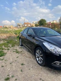 أزيرا ٢٠١٧ • أمريكي • بدون صبغ