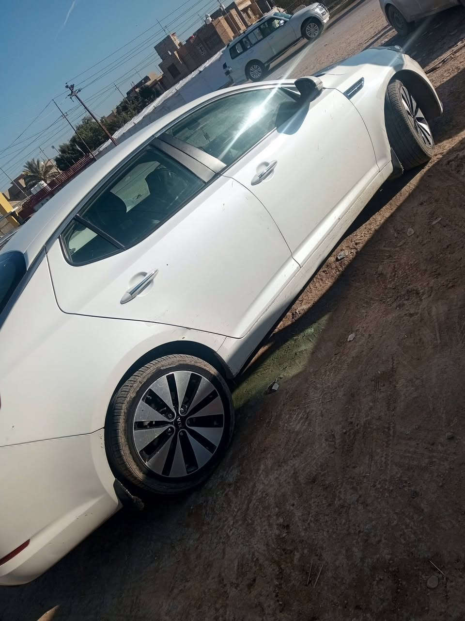 سلام عليكم
كيا اوبتما 2014 خليجي 
رقم اربيل الاماني 
محرك دوش 2400
فول مواصفات 
1_بصمه تشغيل 
2_بصمه ابواب
3_بصمه جنطه 
4.قماره حديد
5_انارة ترحيب عنده الاقتراب 
6_ حساسات 
7_اشاي بالامري
8_امري شفط
9_شاشه كبير
10_كامره خلفيه دوار 
11_يدات نيكل 
12-انارة تجوات الابواب 
18-شاشة اعطال
 19-تحكم ستيرن
20-تبريد قطعتين  
21-نضام ECO قتصادي 
بعد بيه موصفات هواي 

السياره بيه فقط بارد بالچاملغ  في باب عكس السائق والباب شويه تگحيل  وين ماتريد تجيك جيك..گير مكينه وحداديه وتخم تاير جاهزه من كلشي
مكان السياره الديوانية 
السعر 137
***********
