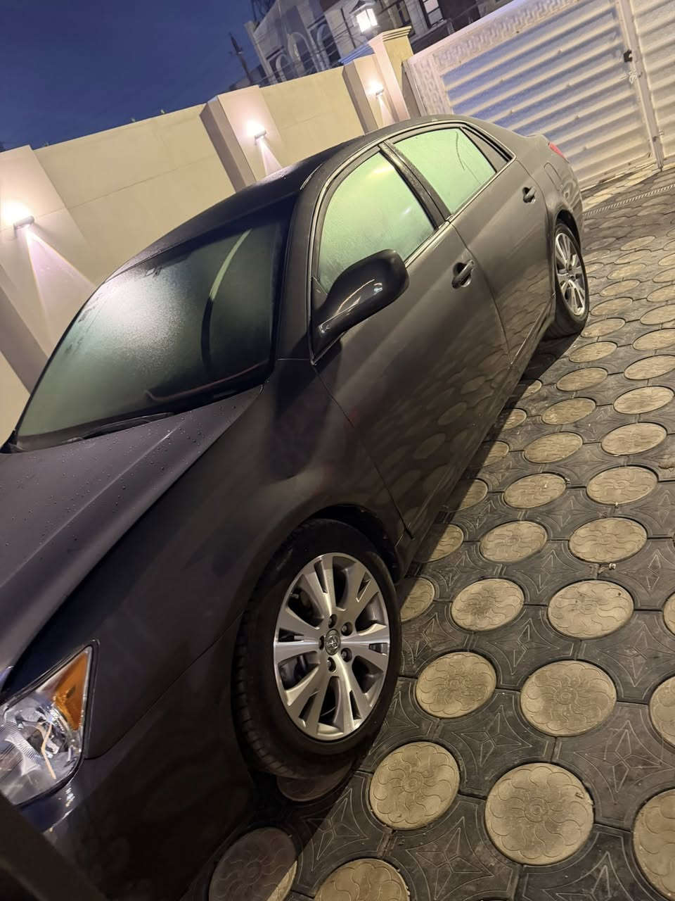 افلون2008
صبغ حزام جديد صابغها 
كير مكفول 
السياره بيها بس تنقيص مي 
85وبيها مجال كلش قليل 
مكاني كربلاء 
***********
