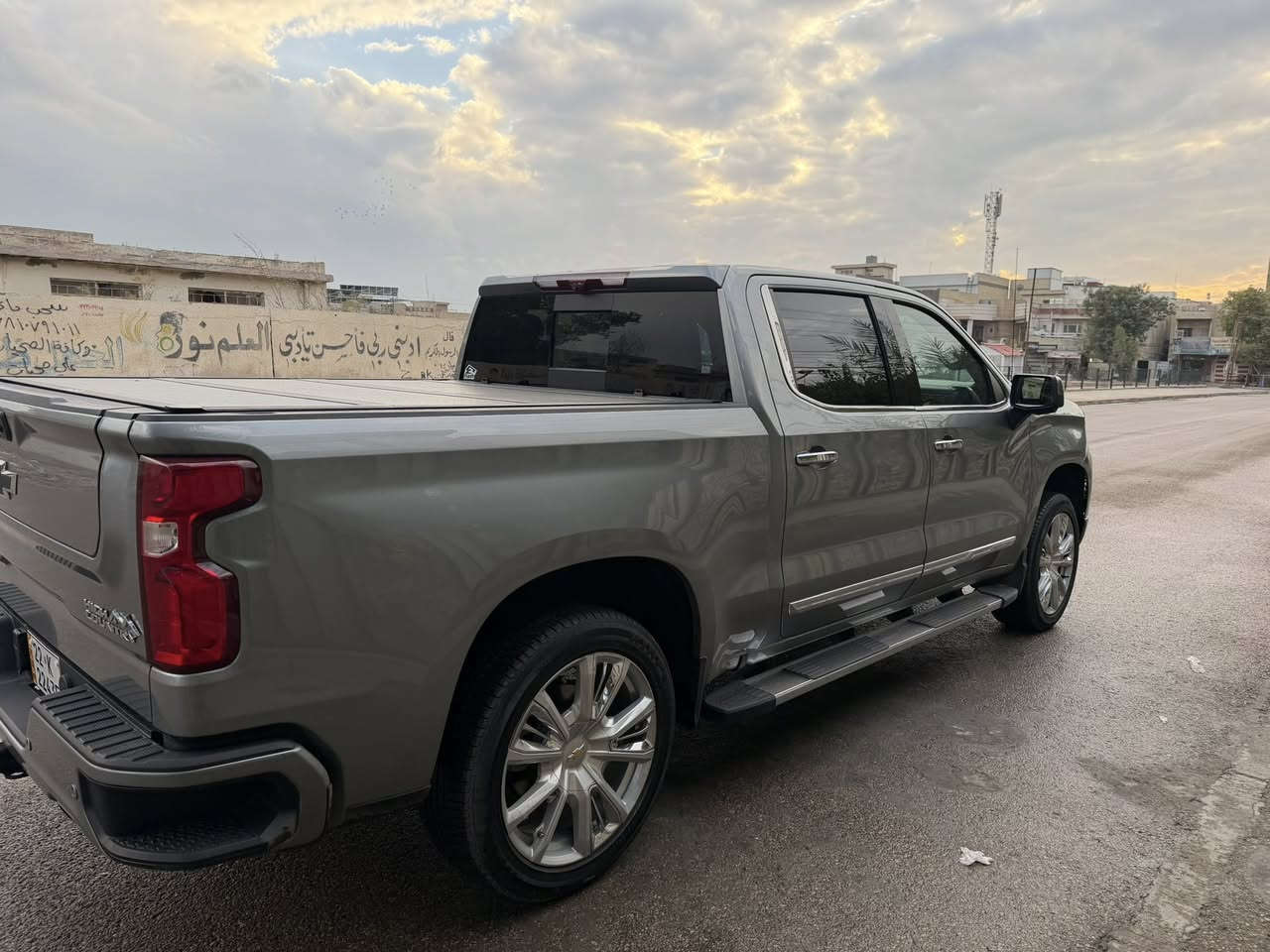 السلام عليكم 
للبيع سلفرادو 2024 هاي كانتري مكينة 5,3 المرغوب 
السياره فول مواصفات اعلى فئة حادثه سرقه 
السعر 380 مجال بسيط 
***********
