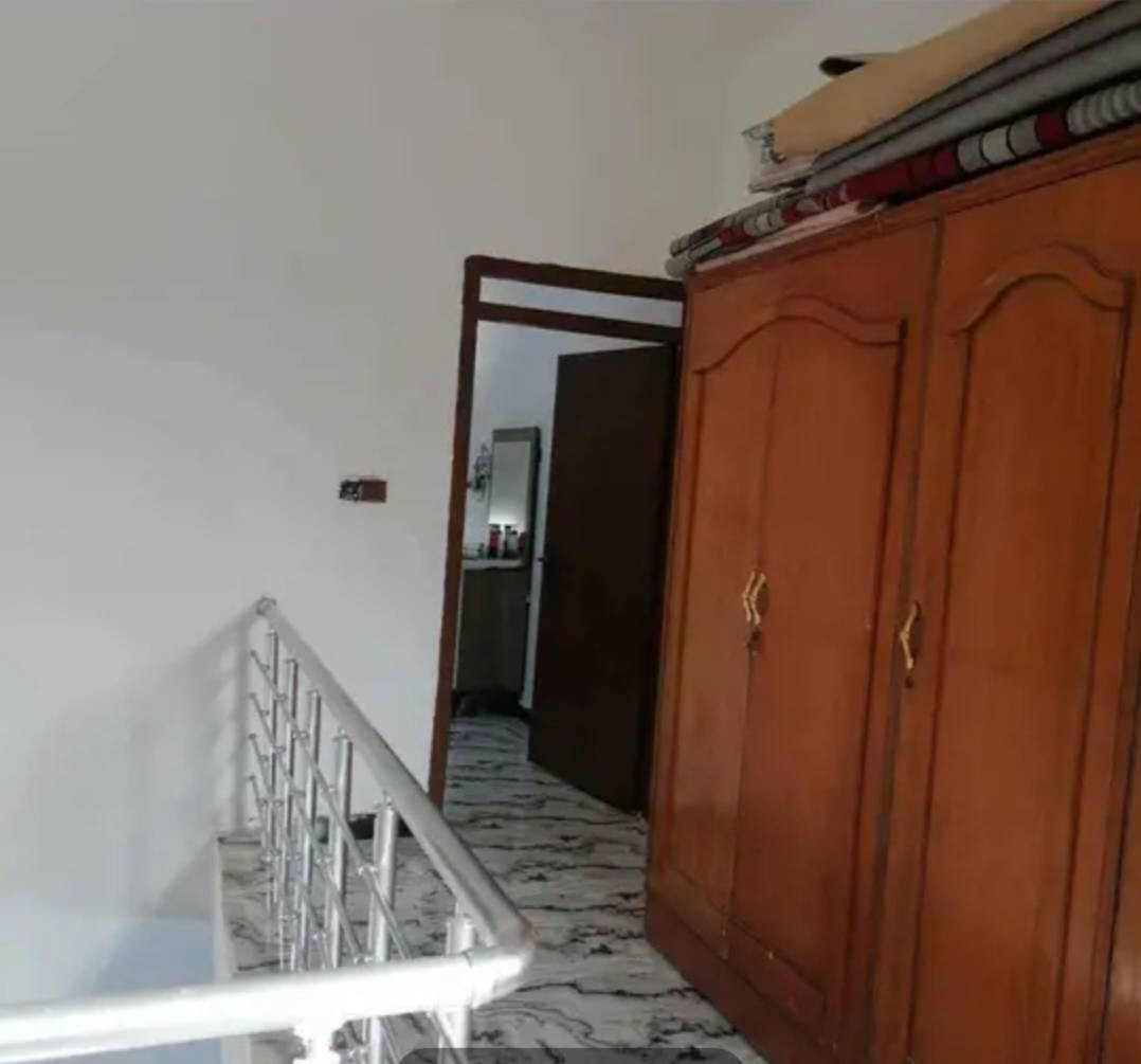 بيت مساحة ٩٠م طابق ونص بناء مشترك زراعي فقط مكاتبة العنوان خلف الصحفيين قرب مضيف السواعد السعر ٩٥ للإستفسار *********** بغداد, العراق
