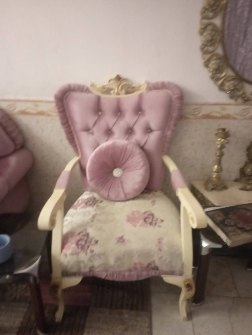 طخم قنفات السعر 500 وبي مجال بي اضرار بسيطه
***********. مشترينه مليون 250
