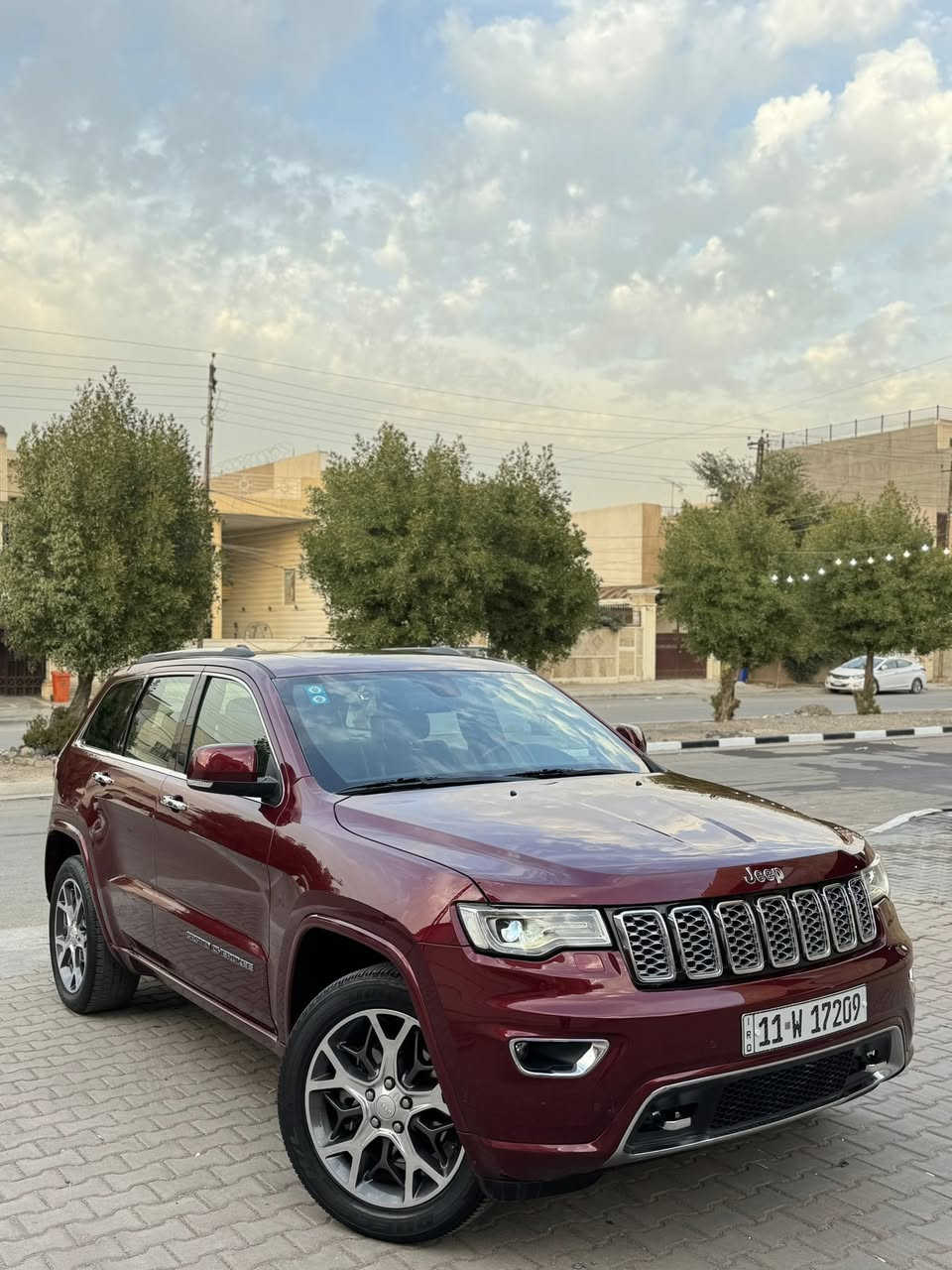 جيب (خليجي)2019 آوفر لاند  (وكاله ليث العبيدي )
ماشيه 75 كيلو 
مكفوله صبغ وتبديل عدا بارد كلش صغير باب خلفيه
السياره جاهزه بدون اي نقص من جميع النواحي
فول فول مواصفات جكات فورويل بانروما 
محرك 6 سلندر 3600 مكفول دفع رباعي 4.4  
٣ شاشات 
بصمه + تشغيل عن بعد
كروز تثبيت سرعه
صندوق كهرباء
بنوراما
جكات تصعد وتنزل
ماوس وضعيات قيادة
داخل جوزي اصلي
ستيرن كهرباء + تدفئه
كشنات جلد تدفئه وتبريد
خزن وضعيه كشنات ميموري
دمام خلفي
كامرة دوارة 360 درجة
حساسات امامي خلفي 
لد امامي خلفي 
اضاءه ترحيب  
دشبول خياط طبيعي 
اوتو ستارت 
حساس امامي وخلفي
رادار جانبي وخلفي وامامي 
مري شفط + اشاير بلمري مع القفل وعاكس ضوء + هيترات مري+نقاط عمياء 
اضاءه ترحيب 
وبعد هواي مواصفات 
مكان السياره بغداد المنصور
***********
