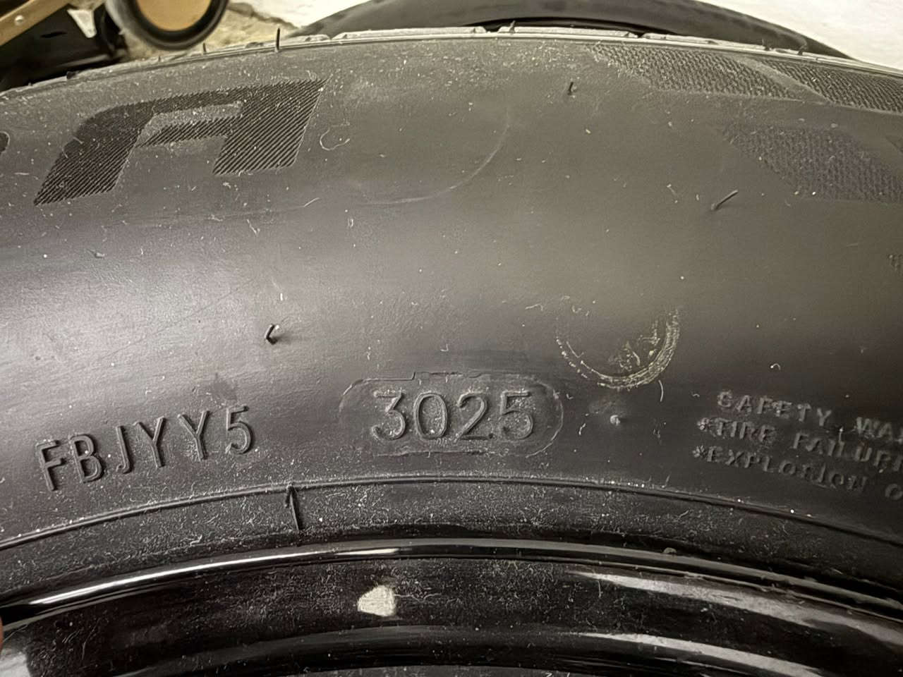 السلام عليكم تخم ويل حديد مصبوغ جديد  وتاير جديد صيني دوفرود انتاج 2025 قياس 195/65R15 كامل بلنص وگصب جديدة 
قياس البراغي 5*114.3 يرهم كورولا كامري النترا فورتي سيراتو 
مع كبات تويوتا جديدة ونتات تخم كامل 
سعرهن 300 الف قفل بدون عملة رجاءاً 

للتواصل ***********
مكاني فلوجة حي الضباط الاولى
