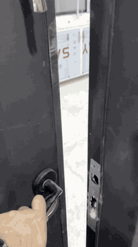 شقق للايجار
غرفتين و صالة 
بناية جديد
خدمات ٢٥ الف شهري
إيجار ٣٠٠$ شهريا
*********** وتس اب
