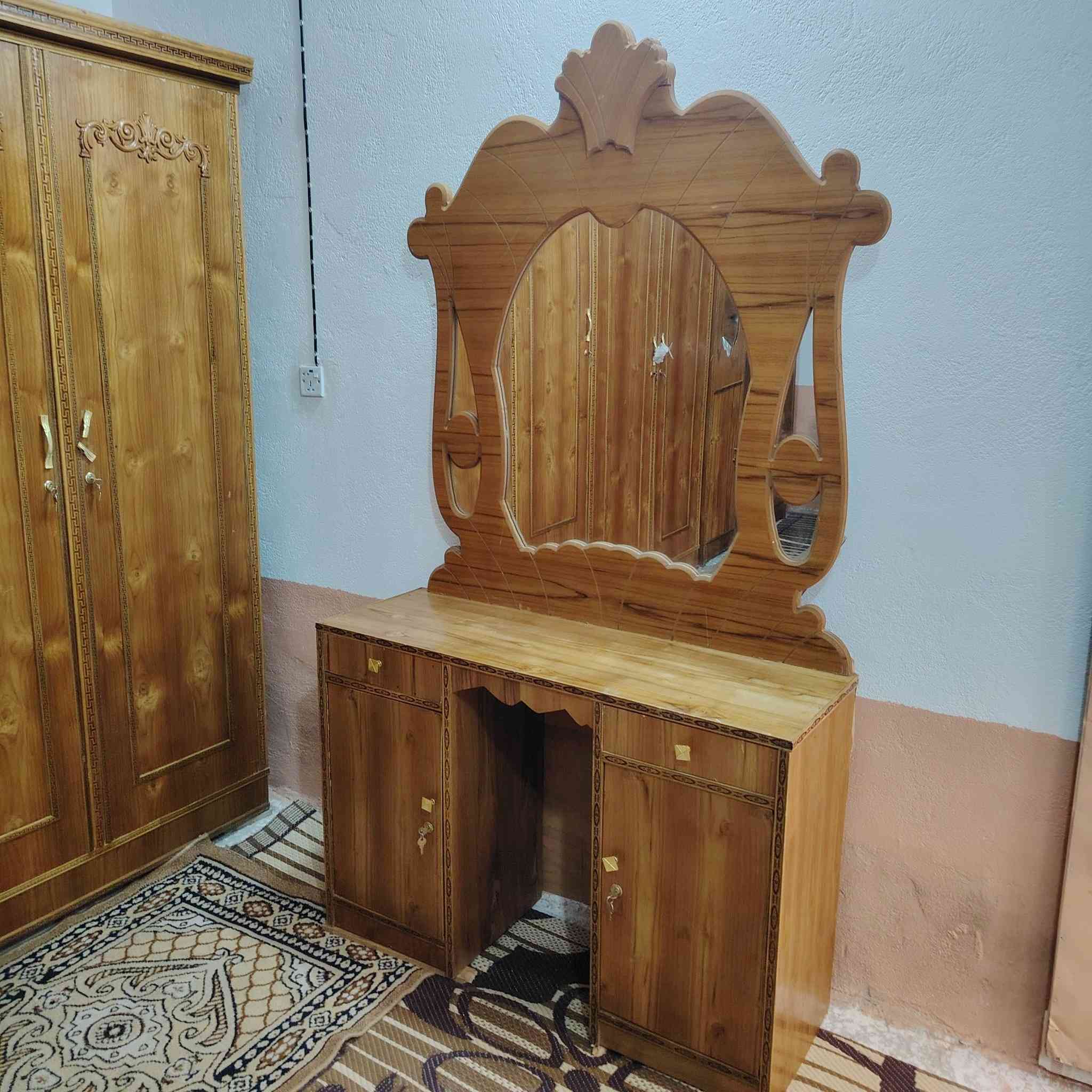 غرفة  نوم للبيع  السعر 500   اوبيه مجال مكاني نجف رضويه ***********
