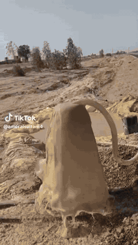 حفر لابار الارتوازيه والمهولات وتعبيرات الشارع كافت محفضات العراق بسعار مناسبه ***********
