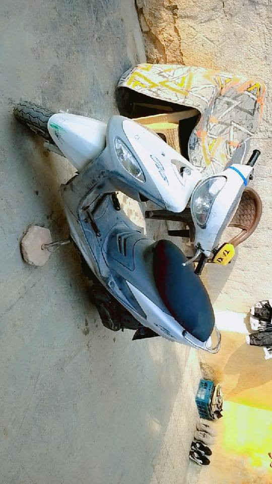 سلام عليكم شباب دراجه ماكس عدله دراجه كامله شغل وطلع دراجه خير من الله  دراجه ما مفتوحه ولا ماد درنفيس عليه.  مكاني بغداد مدينه الصدر الشراي يتصل على رقمي ***********
