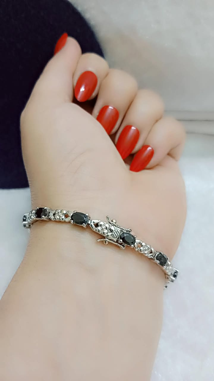 انسيال فضه ايطالي عيار 925
متوج بأحجار الزوفير الطبيعى


**إذا كنت صاحب هذا الإعلان وتريد حذفه لأي سبب، رجاءا أرسل رسالة إلى الدعم الفني**