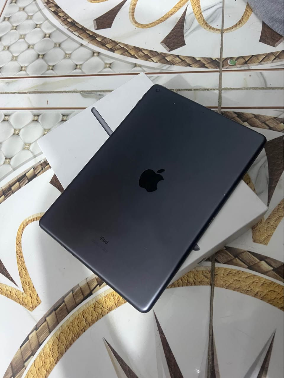 السلام عليكم ايباد 9 للبيع ذاكره 64 الجهاز جديد بعده بل ضمان بطاريه 97  غراض كامله سعره 250  مكاني بغدادالحسينيه رقم *********** موجود بي واتساب الفارس, صلاح الدين
