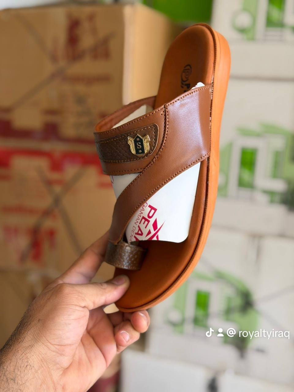 شحاطه رجالي طبي 🏥 بازاركام 
سعر الكارتون 60 الف دينار 
القياسات 40-45
التعبئه 12 زوج لون واحد
{إِنَّ هَٰذَا لَرِزْقُنَا مَا لَهُ مِن نَّفَادٍ}
جمله فقط 👉👉👉
للتواصل على وتساب
‼️ #جــــــــمله_فقـــــــــط ‼️
✨شـــحاطات ايــــ🙂ـــراني✨
✨ســـــــليبرات لاستيك نقاش
  رجـــالي  | شبابي  | ولادي  | أطفال 
✅ جودة عالية
✅ موديلات حديثة
✅ أسعار جملة منافسة
🚫 البيع جملة فقط — لا يوجد مفرد
العنوان الشورجة الرصافي عمارة البلداوي
📞 للحجز والاستفسار:
***********
#جملة_فقط
#شحاطات
#احذية_رجالي
#شحاطات_ولادي
