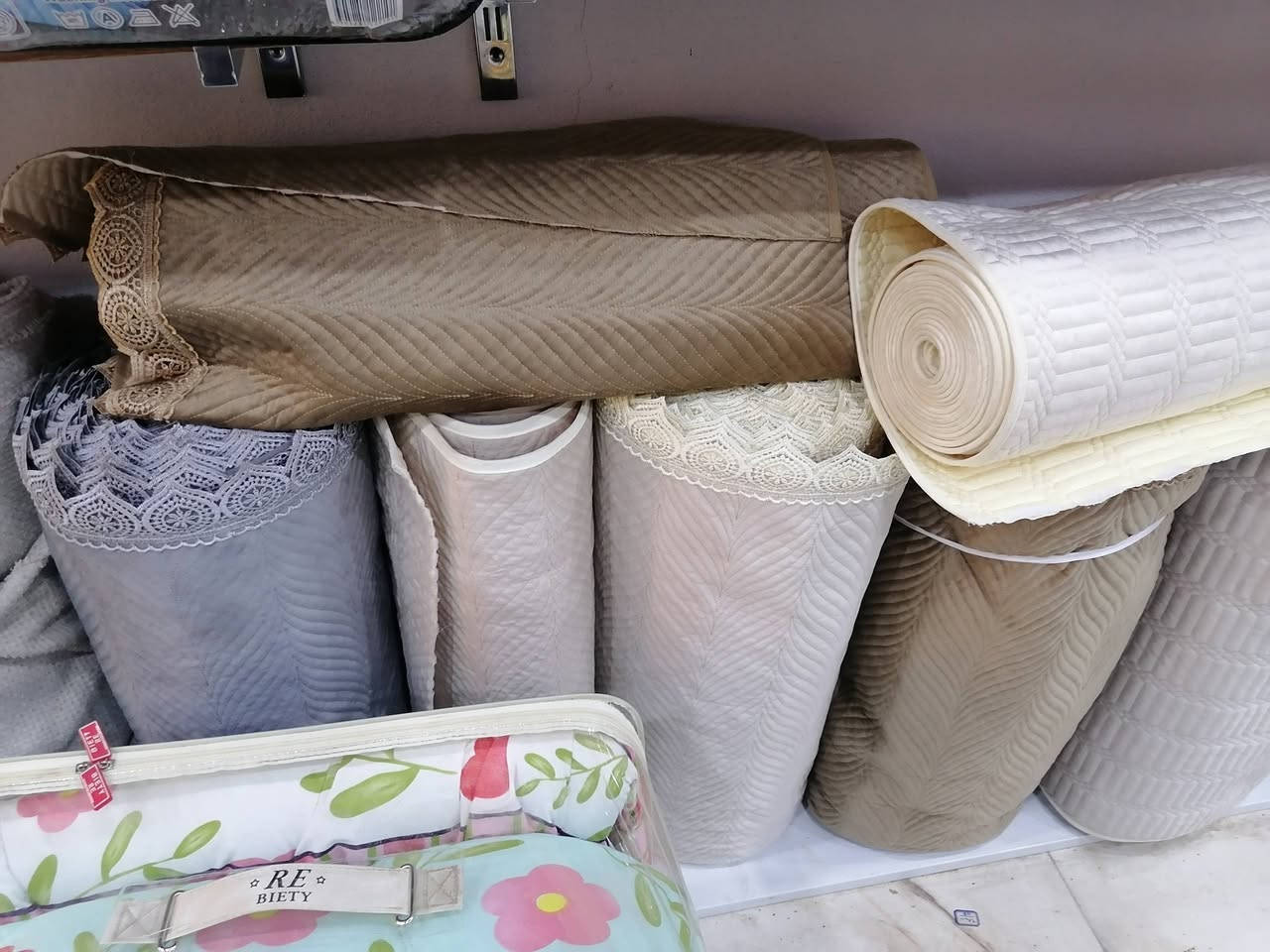 تخفيظات العيد
مفرش تخم قنفات وديوان بالامتار
اسعارنا تناسب الجميع
العنوان خانقين شارع الأطباء فرع مرطبات عماد
يوجد توصيل المحافظات 5 آلاف


**إذا كنت صاحب هذا الإعلان وتريد حذفه لأي سبب، رجاءا أرسل رسالة إلى الدعم الفني**