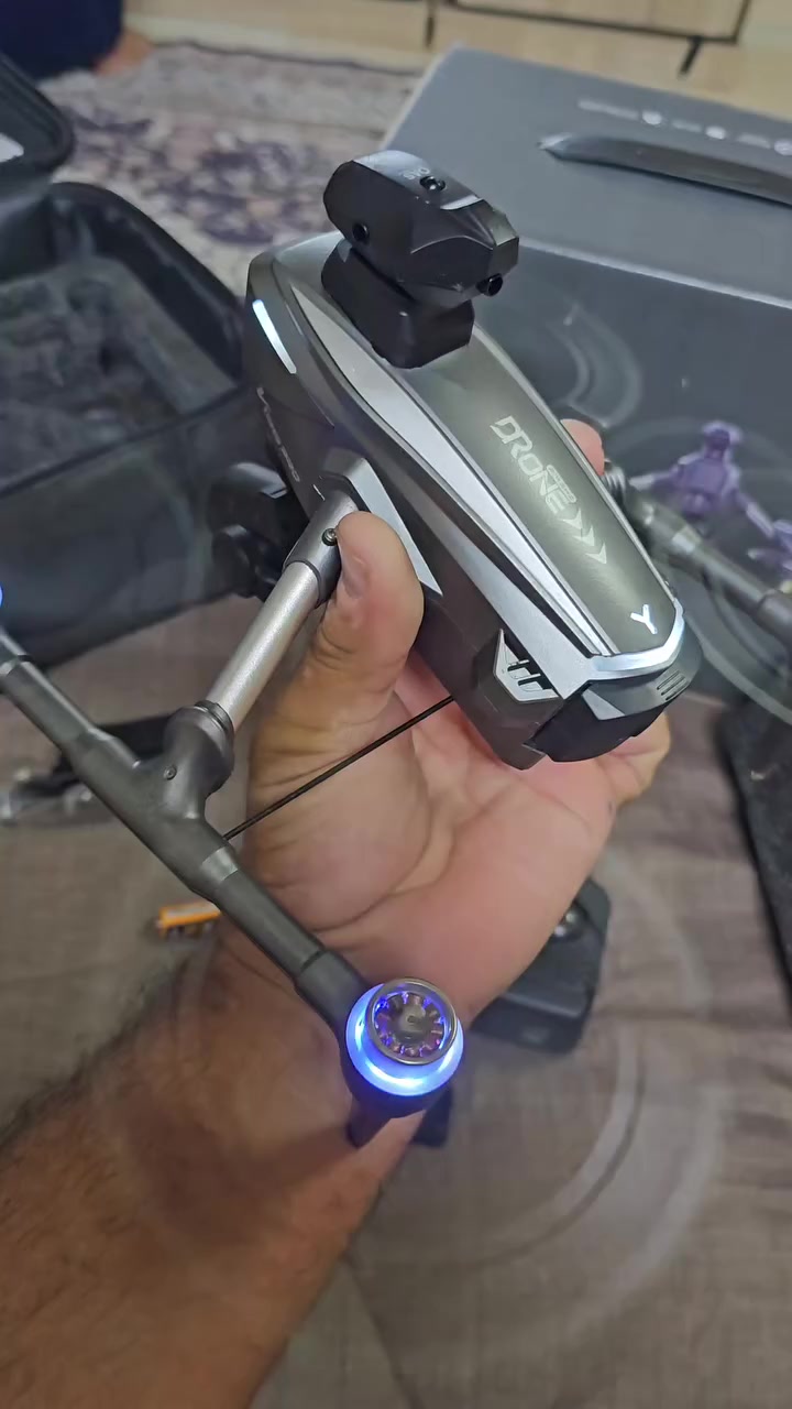 للبيع
 بصراحة اخذتها وماعرف اطيرها ضلت تتركع بالحائط وصار هل خلل بيها فطر مو ضح بصوره والكاميرا نكسرت بس لحمتها وثابته هسه شغاله طبيعي  وبطاريتها منتهيه تحتاج بطاريه 
ادفع سعر عجبني ابيعلك مكاني أربيل


**إذا كنت صاحب هذا الإعلان وتريد حذفه لأي سبب، رجاءا أرسل رسالة إلى الدعم الفني**