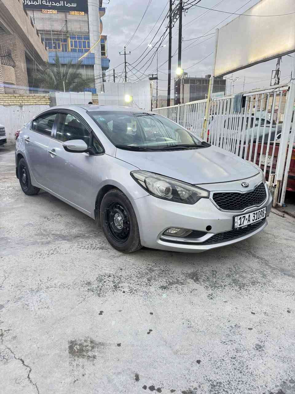 السلام عليكم 
كيا سيراتو خليجي 
2016 
بيه جاملغ وبنيد صبغ 
مكانه السماوه 
السعر 107 وبيه مجال قليل 
***********
