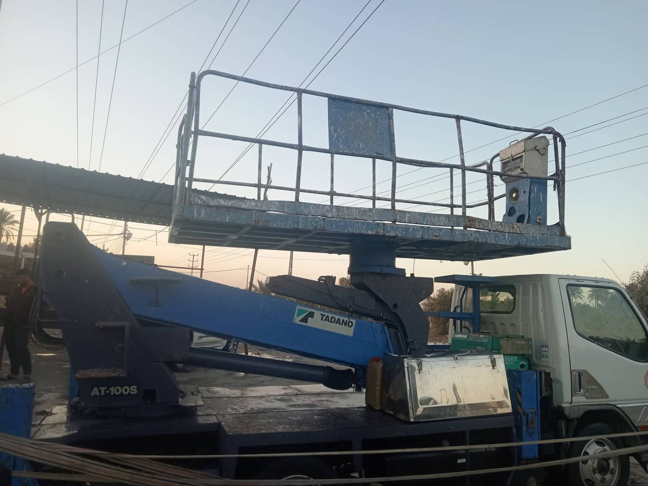 باسكت 12متر تحكم كهرباء هيدروليك رقم بصرة العنوان كربلاء ***********
