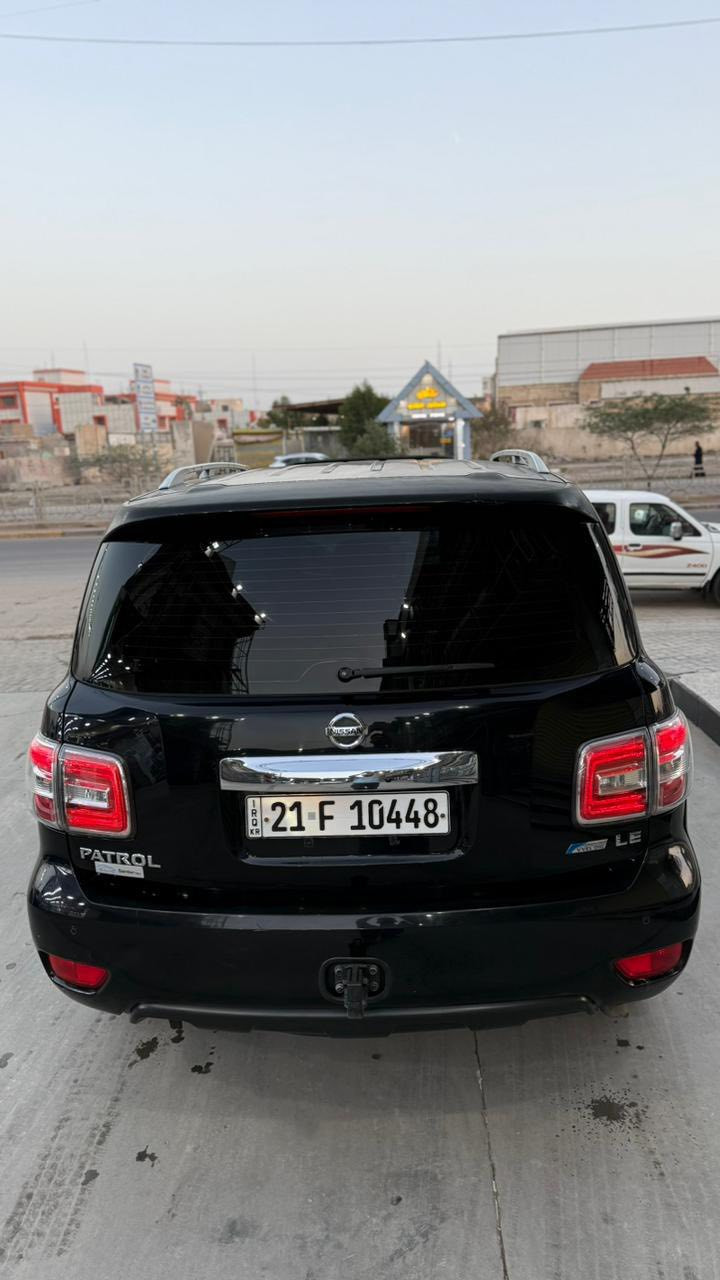 السلام عليكم
نيسان باترول خليجي موديل ١١ 
بأسمي هزه قبل شهرين 
كتاب تضليل بالسنويه صالح لمده سنه
ماشيه ١٣٥ 
سياره جديده كلش بالكارتون مابيها نقص برغي
تخم تايرات وحداده قبل شهرين بدلتهن 
 كير ومحرك بلاد بالجيس
داخلها كلش نضيف 
بيها صبغ قليل بين الباب والجاملق الامامي
باقي السياره كلها كفاله
سعر ٢٣٥ وبيها مجال 
مكاني البصره المعقل 
 ***********
