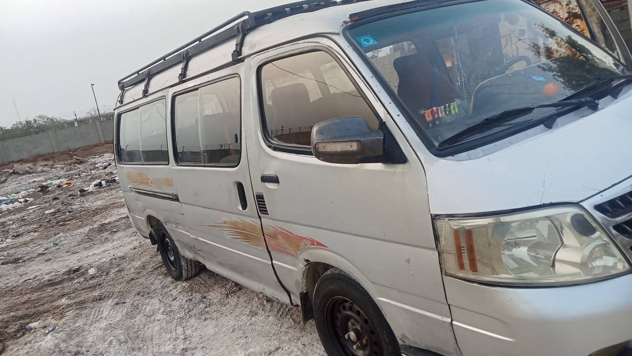 السلام عليكم فتون 2010 كير أو مكينة بلادي  بس بحار قليل   اللبيع السيارة جاهزة  لشغل  خط حسينية باب المعضم  ما عليها لاخرامات  ولا هيئة   ***********
