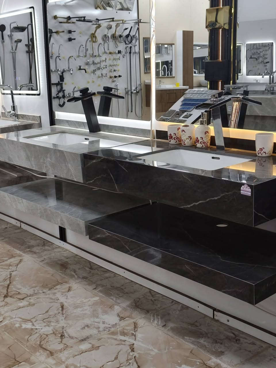 معرض الدار للصحيات الشرقاط سوق الجديد قرب مطعم قصه ***********////*********** اتصال او  وات ساب
