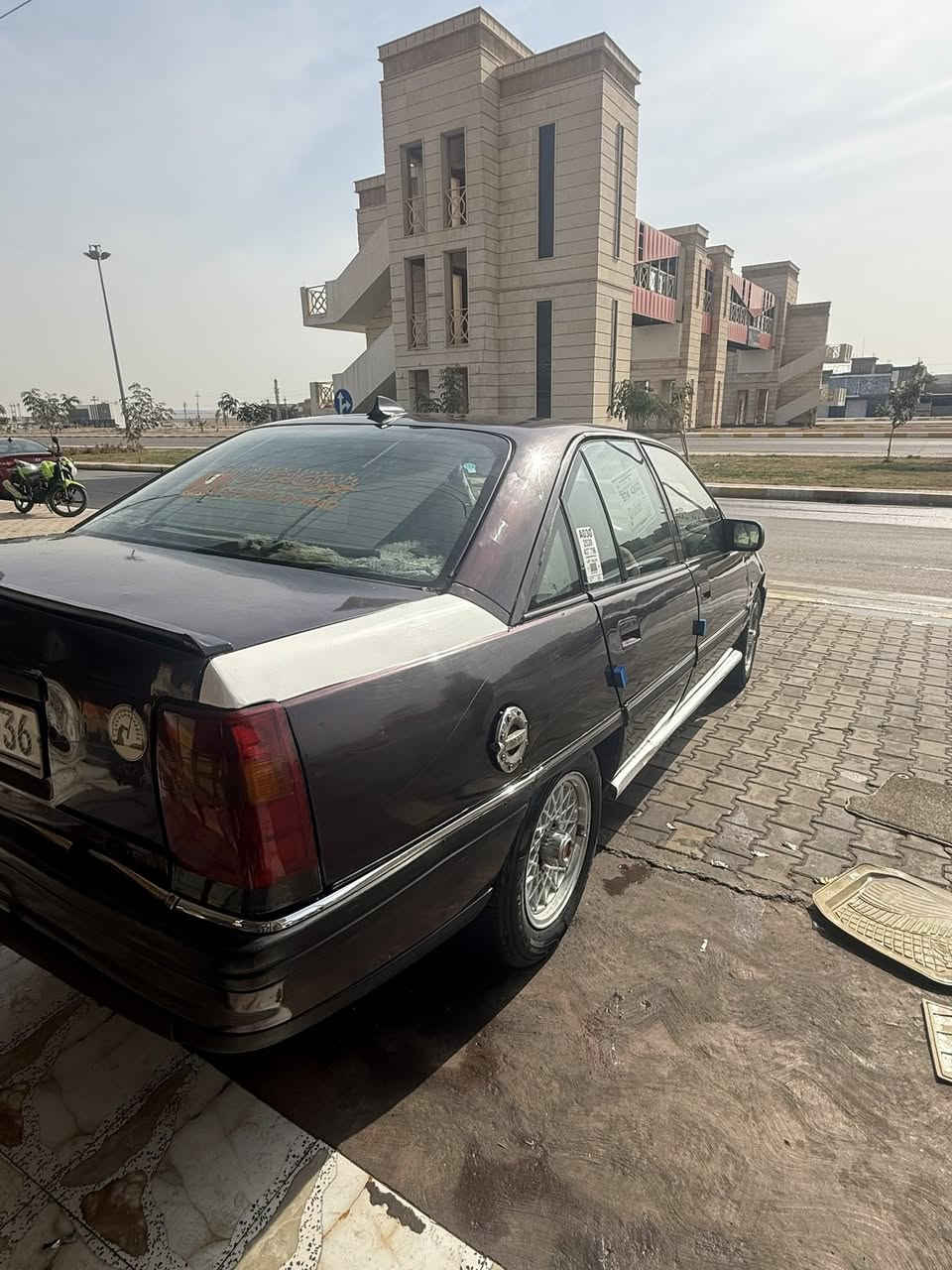 السلام عليكم
اوبل للبيع موديل ١٩٩١ فوك الموديل سياره معمره جديد شغل هيت مابيها خويس كلش حلوه ونضيفه مال جناي تخم تاير جديد كير محرك كفاله كير شادلها جديد اوربي بعده بجيس وبي ضمان صبغتها حلوه مرتبه كهربائيات كلها شغاله حتى شاشه شادلها متصرف عليها لو سنت مال جناي رقم انبار انكليزي تحويل مباشر باسمي 
السعر ( ٣٨ ) وبيها مجال حك الجيه مكانها الرمادي
والمايشتري لا يتعبني سياره حلوه ونضيفه مابيها كل مصرف الله يبارك للياخذها
☎️/واتساب  (***********)
