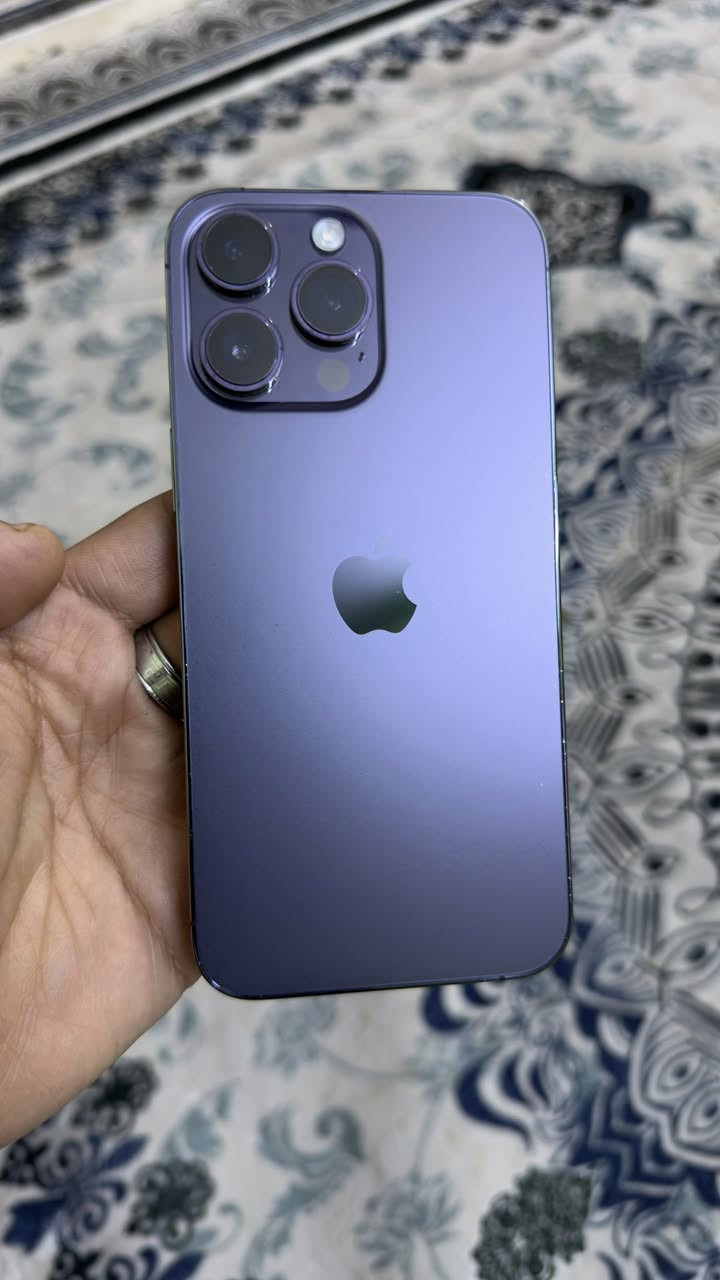 سلام عليكم 
ايفون 14 برو ماكس بي شخوط بسيطه مكفول من التبديل 
بطاريه 78 ذاكره 256
انطي سعرك ***********
📍مكاني بغداد مدينه الصدر
