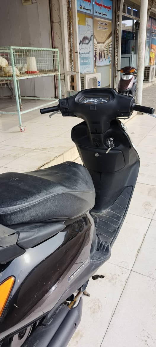 السلام عليكم اسبيسي ياباني الدراجة كفاله عامه ماكو شي بيه طافي كله شغاله كفر أصلي قفل جنطه قفل استيرن  مكينه ما مفتوحه الدراجه ماشيه 73الف السعر 900
***********
