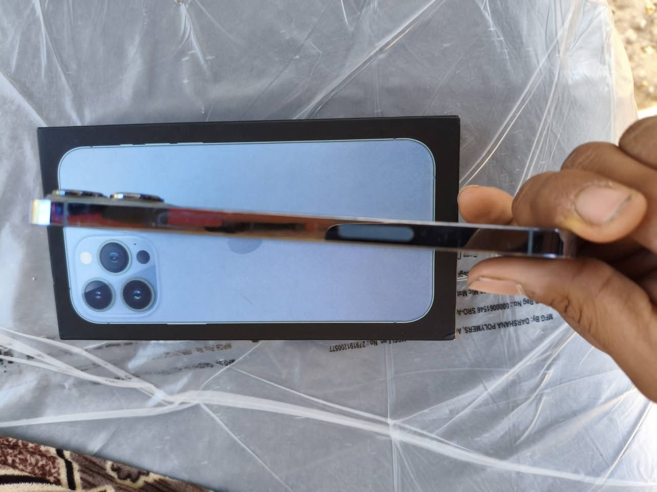 ايفون 13 لل بيع ما مبدل بي أي شي كامل ملحقات ويا وتر بروف بطارية 94 ما معلاية سعر 850 او بي مجال بسيط مكاني كوفة حي ميسان ***********
