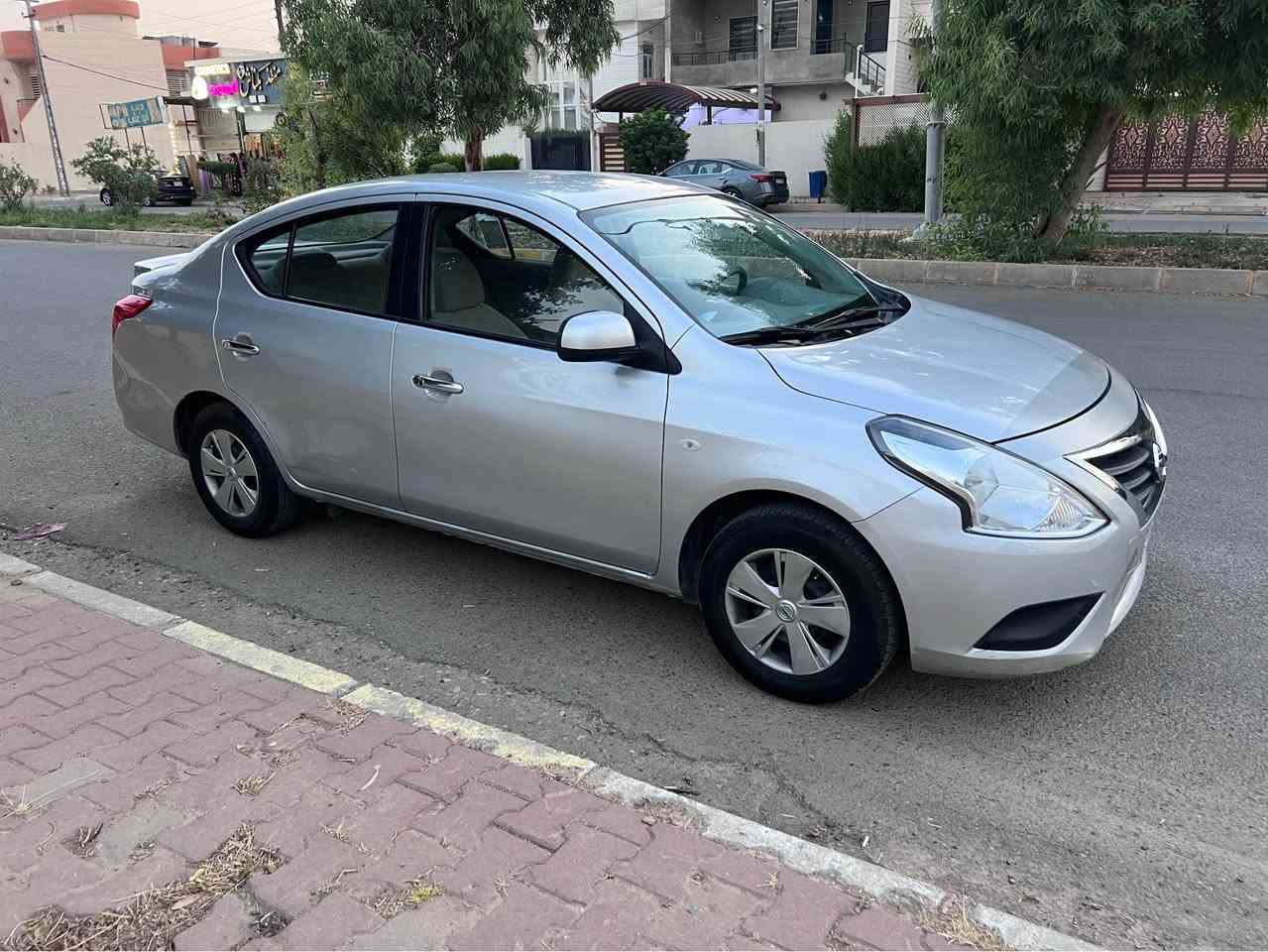 نيسان صني 2017 
بدون صبغ (مكانات بارد)
تاير جديد تخم صدر جديد 
كير ومحرك وتبريد بشرط
رقم وسنويه جديد 
بطاقه بنزين موجود
سعر ٩٢
***********
*********** كركوك, العراق
