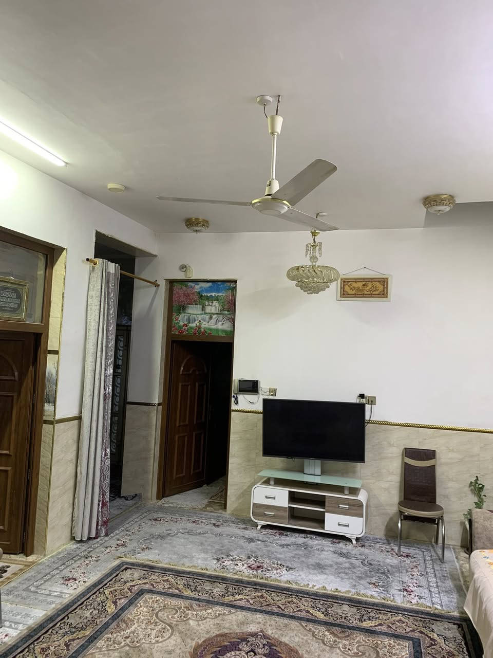 دار للبيع 
بلوك ١٢٨ دار ١٢ ركن مقابل حديقة موقع مميزا جدا قرب شارع كربلاء وقريب على السنتر
250م 
يحتوي على مشتمل بناء درجة اوالى  صب كونكريت طابوك نهروان 110م معزوال 
البيت الثاني
يحتوي على ٤ غرف نوم + مطبخ حار 
مصبوغ بلاستك
منظومة مياة درجة اوالى
السطح مسقوف سندويج 
الفواصل الصب تم معالجتها بمادة تمنع التسريب مياه الامطار
الاستفسار ***********
