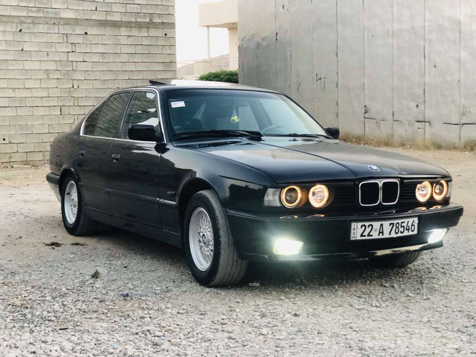 بیئێم 1991   ڕەنگی نیلی سەیارەکە پێش و پشتی کەپسە توند و تۆلە بێ مەسروفە زۆر خاوێن مایتەوە  گێڕ عادیە سلایتە دو جام کارەبایە  تەبریدی سارد و گەرم ئیش دەکا بەشەرت  تعدیث سورعەیە  بەنجبەت سبوغی عیزامە لۆ جوانی   سەیارەکە مەکینەی520ە گێڕ و مەکینەی  بەشەرت بە نجبەت سعری  60وەرەقە و مەجالیشی تێدایە 
***********
*********** أربيل, العراق
