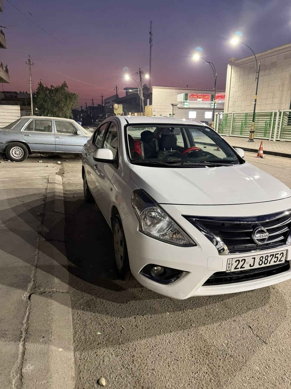 السلام عليكم نيسان سني هندي موديل 2024 #للبيع سيارة رقم اربيل ماشية 36 بيهة صبغ بل جاملغ الخلفي فقط وبارد كد شبر باب الامامي سيارة جاهزة من كلشي سيارة شاشة وكاميرا وسستم سماعات مكان السيارة بغداد الزعفرانية 
السعر 118 وبيها مجال للشراي 
واتساب ***********
