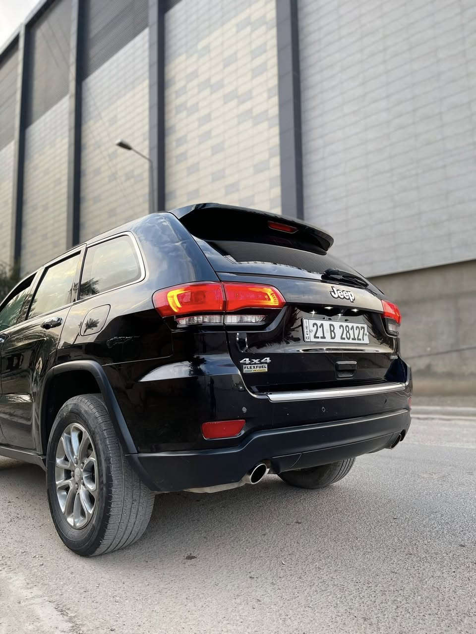 جيب امريكي لمتدد
داخله كلين كفاله عامه فقط بارد بالجاملغ الخلي 
محرك 3600 
ماشيه ١٣٠ ميل
كير محرك شرط كفاله 
مواصفات لمتدد فول للاخير 
بصمه 
سلايت فتحه 
صندوك كهرباء 
شيفتات ستيرن 
كراسي كهرباء / كراسي جلد 
اشاير بالمري / مري هيتر 
لايت زينون عالي ناصي / كشافات زينون 
حساسات خلفيه 
مرايه اوتودم معتمه 
دبل كزوز 
شاشه وكامره دواره 
صدر امامي خلفي جديد ياتري تايرات كله جديد رقم شمالي ب اسمي شخصيا تحويل وكاله جاهز 
مكاني بغداد للاستفسار الاتصار ع الرقم 
***********
