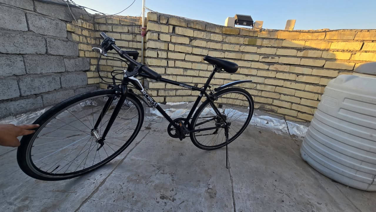 سعر الواحد 70 و بيه مجال جاهزات من كلشي بس الابيض يحتاج تبديل شفت تاير خلفي ميكلف (5 الاف ) مكاني بغداد شارع الرضوانية قرب الشرطة الرابعة ( ***********)
