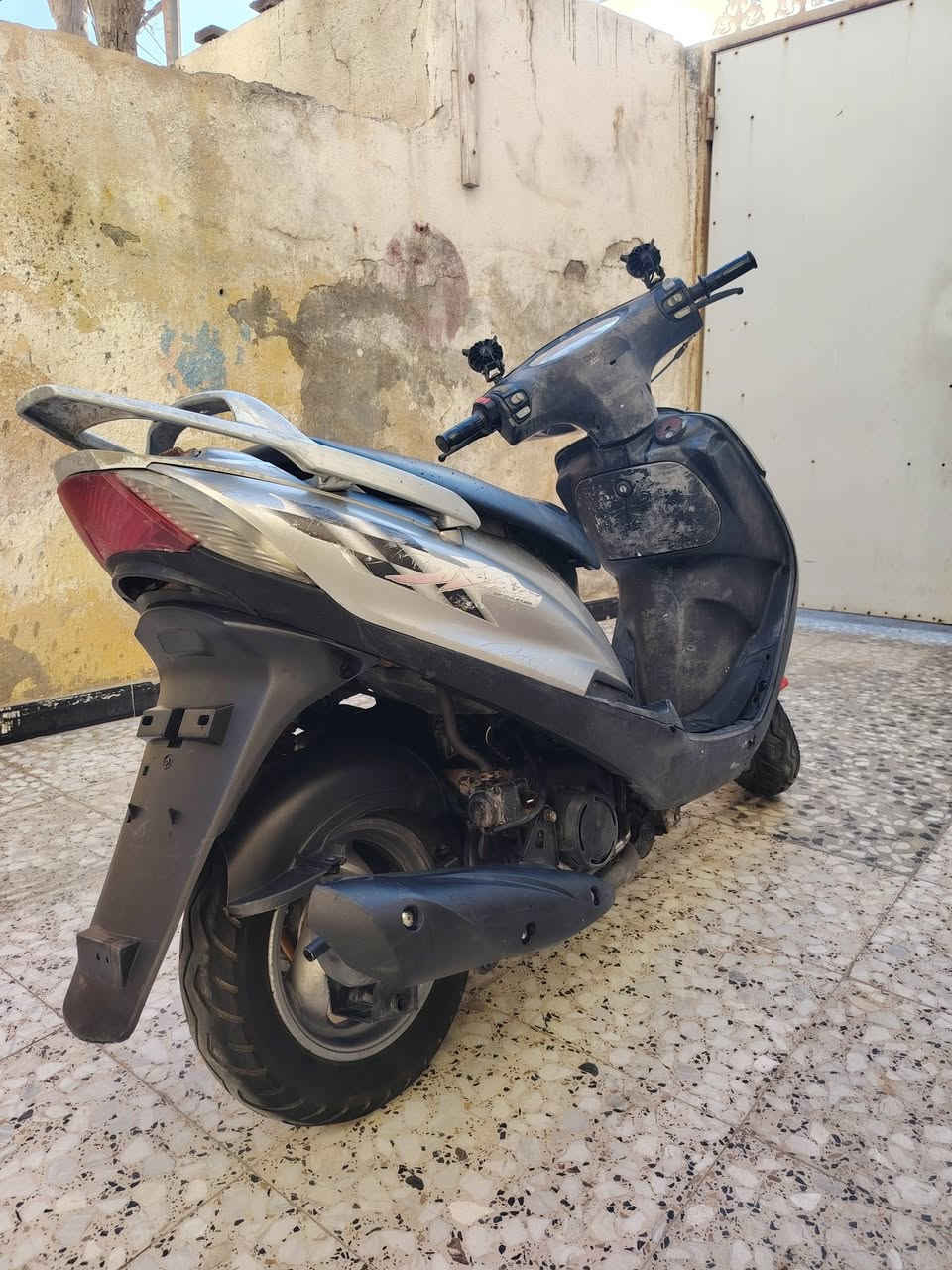 دراجه ماكس 140 يماها ياباني  دراجه مبدل بيها بس ولفات فقط دراجه ناعمه وخير من الله كفرات كلهن ختم واحد كهربائيات شغاله كلهن تخم تايرات جديد دهن جديد دراجه مرتبه السعر ٥٠٠ الف وبيها مجال للشرايه حق لجيه
النوان بصره شط العرب الجزيره قرب جسر خالد. رقمي  ***********

