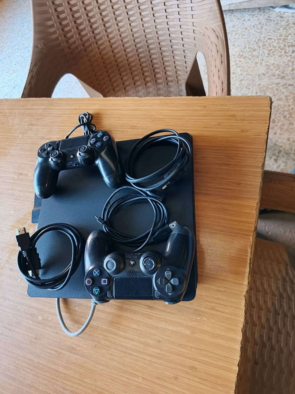 السلام عليكم عندي ps4 عدد5 اريد ابيع مستعجل عل بيع 
السلام عليكم عندي بلي فور للبيع عدد ٥
مهكر داخلي مثل ما موضح بل فيديو 
نضام 11.00
اب انسب الاسعار 
رقم 
***********
***********
