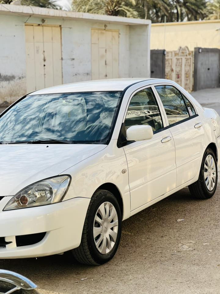 سلام عليكم لانسر موديل 2011 رقم بغداد بسمي دولي سياره جديده بيه قطعتين صبخ وهلال واحد  تخم تاير جديد صدر امامي اخلفي جديد تبرد ثلج تدفئه مكينه وكير كفاله مابيه اي نقص ماشيه 190حقيقي سعر(85) وبيه مجال مكاني ديالى سراجق ***********
