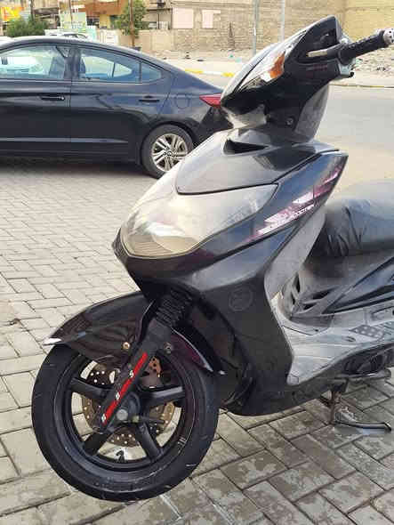 سلام عليكم سكنس فحل كابريتر دراجه جديده بالكارتون نقصه فقط بنز كلج فقط اي نقص مابيها دراجه مكاني البياع تقاطع درويش 
٧٥٠ وبيها مجال بسيط
***********
