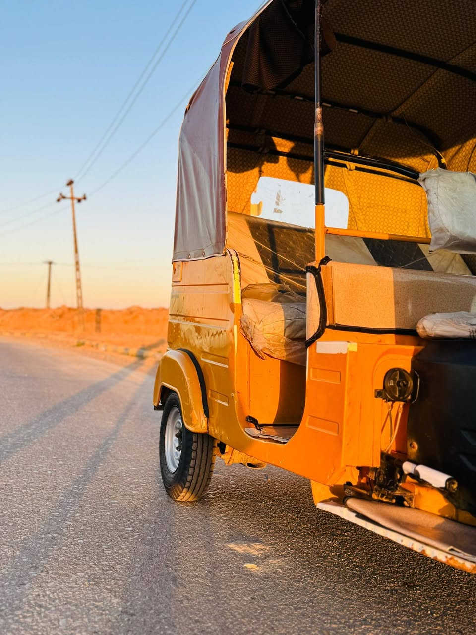 سلام عليكم تكتك عشرين للبيع  شهر سابع وكيله شاكر تكتك وراق مامرقم بيه ضربه بل لغد اليسر والغد ثاني بيه ضربه شبر تقريبن وستوني ذابله گلجات ودبلالت سعر 5000وثمنميه مكاني المجر الكبير فيس ماتواصل هاذ رقمي ***********
