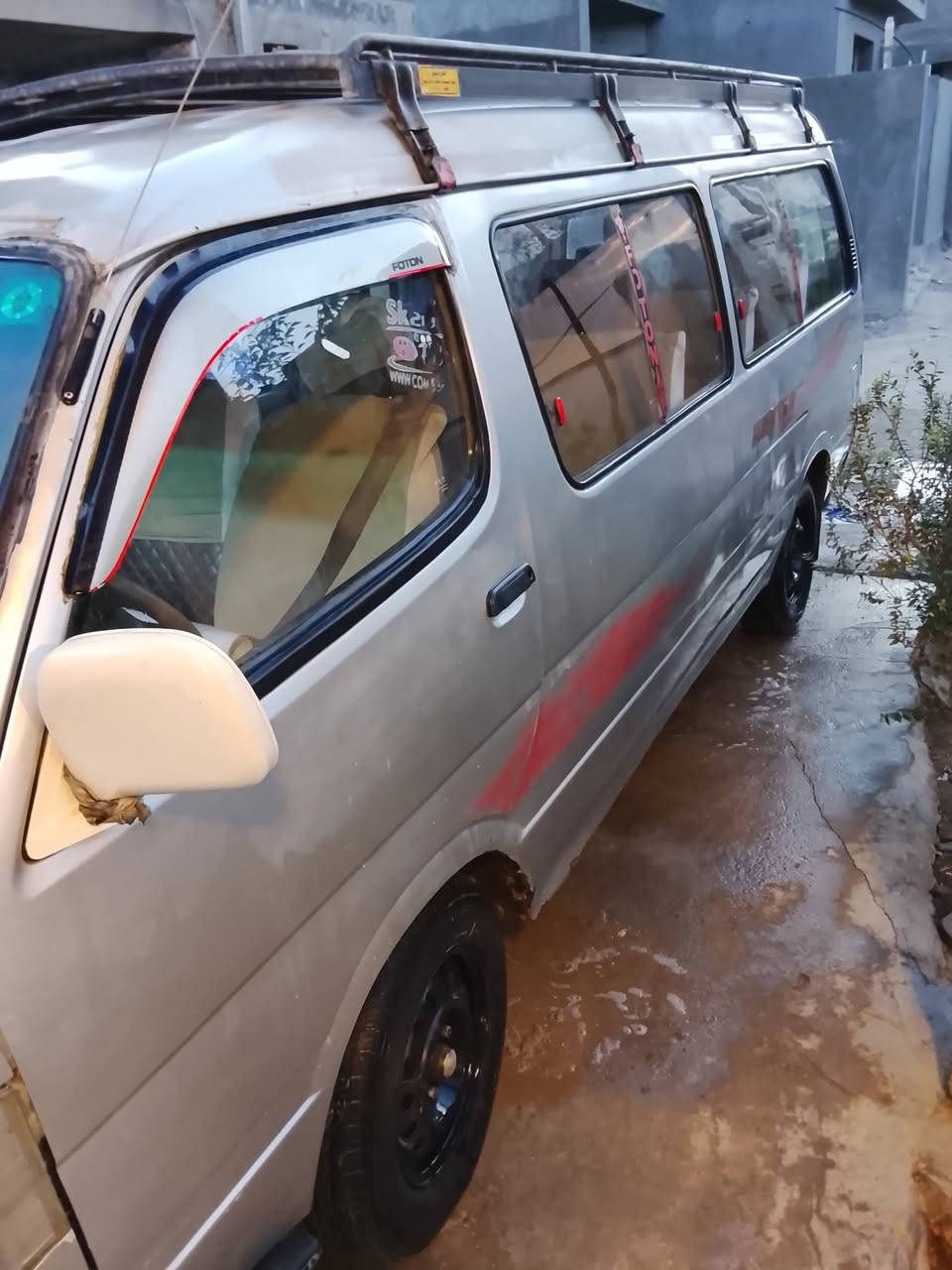 السلام عليكم
فوتون للبيع ٢٠١٠
كير واكسن ومكينة 
تخم تايرات وبأسمي شرط التحويل
مصفرة هيئة وضريبة 
٥٠ ورقة وبيها مجال حگ الجية 
***********
