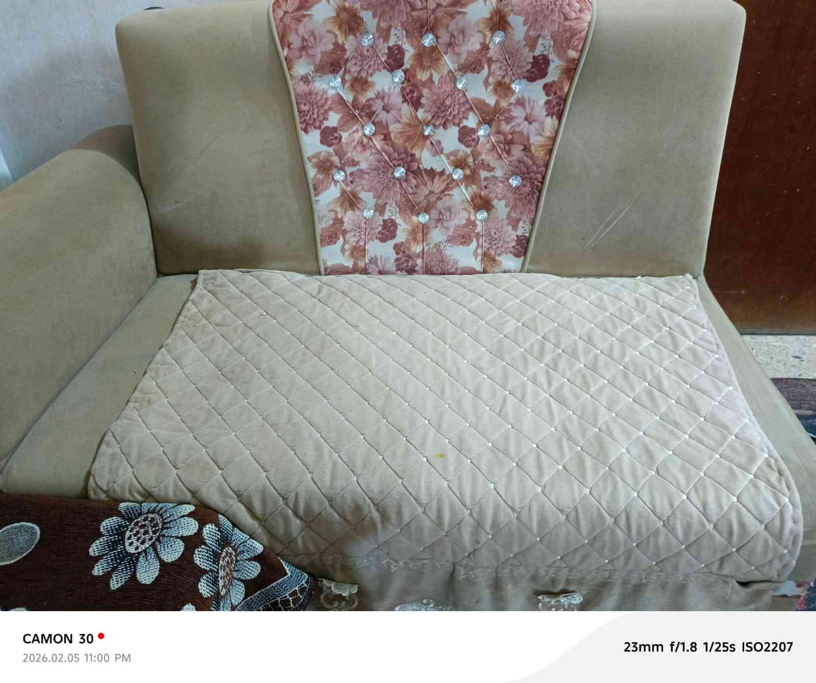 ديوان للبيع السعر 225 وبي مجال بسيط مكلف بلنشر طبعا نظيف لا كسر بي اسفنجه مانازل


**إذا كنت صاحب هذا الإعلان وتريد حذفه لأي سبب، رجاءا أرسل رسالة إلى الدعم الفني**