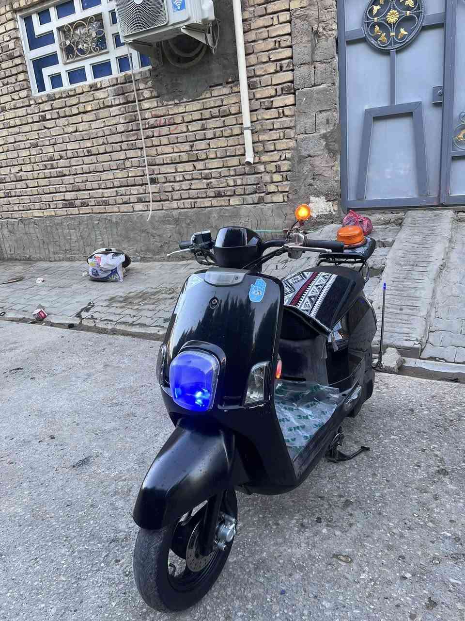 مكفولسلام عليكم  . ماكس بوليس نوزل 2009... مكاني نجف حي ميسان... للبيع دراجه مامفتوحه ه من من تاير للتاير لانضوح ولا تبخير ولااي شي بيها الدراجه عليها منضومت زنون اشاير زنون بكلايت زنون وبيها اربيع اشاير وبيها بباي اصلي مو تجاري كلشي بيها اصلي وليسه تجاي الدراجه تخبل وبها هتي البرتقاليه مال تريله وبيها اريل ازرك وبيها كلوبات فوك المكينه زرك دراجه تخبللل تخبللل احلئ من صور تجي وشوف بعينك.. رقمي ***********واتساب وماسنجر.... مكفول
