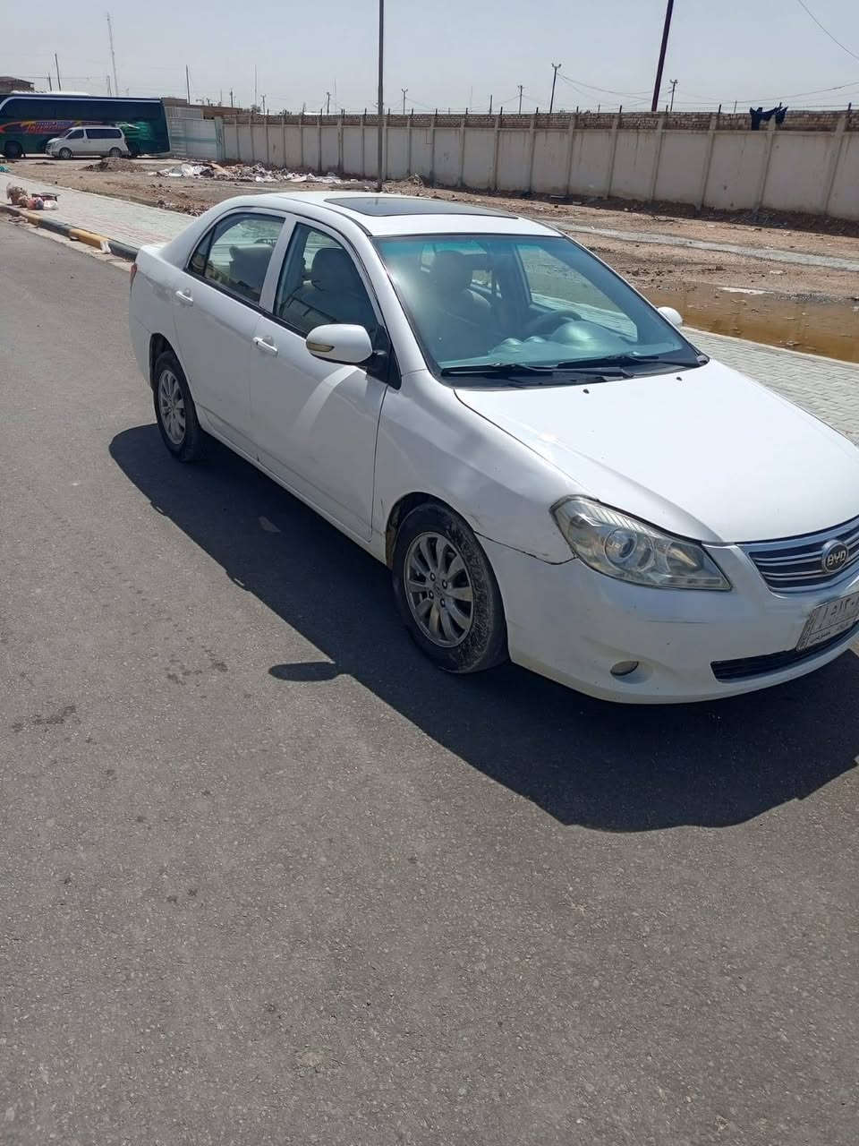 بي واي دي مديل كير اوتوماتيك 2016  رقم كربلاء  فول مواصفات واحد على واحد فتحه سقف حساسات خلفيه كشنات جلد بلادي حداديه جديده تخم تاير جديد تبريد ثلج تشغيل بصمه ابواب بصمه شاشه شادله كامره خلفيه كهربائياتهه كوله شغاله ملكط خياساتهة وصابغهن  وبيه جاملغ امامي ضبغ  فقط السعر 58 وبيه مجال العنوان كربلاء للاتصال جمعيه  ***********
