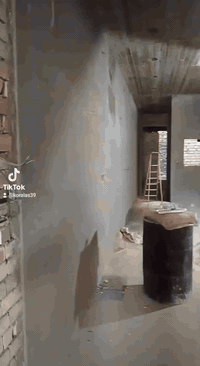 خلفه لبخ اسمنت مصري درجه اولي تصفير سقل ناعم بغداد الجديده ***********
