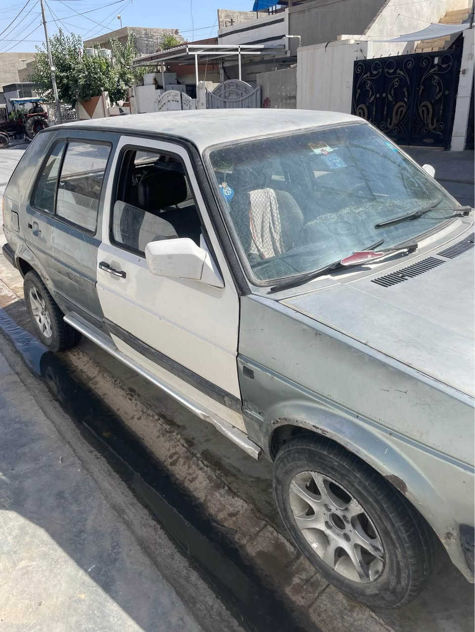 گۆڵف مۆدێل 1986 دوو دەرگای گۆڕاوە بەشەرت گێر و مەکینە تاخم پێش چاک کراوە سەیارەکە بەناو ئەکرێت سەنەوی نوێیە تاکو2031 تایەکانی تازەیە و 17 وەرەقە و مەجالیشی تیایە كركوك, العراق


**إذا كنت صاحب هذا الإعلان وتريد حذفه لأي سبب، رجاءا أرسل رسالة إلى الدعم الفني**
