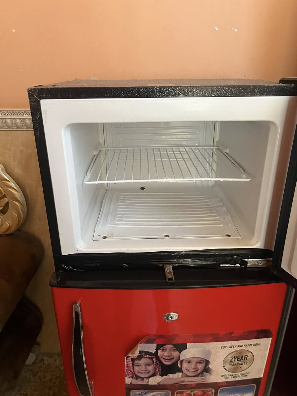 ثلاجه للبيع بعده الجيس مالته بيه جديدة مستعمله قليل ***********
