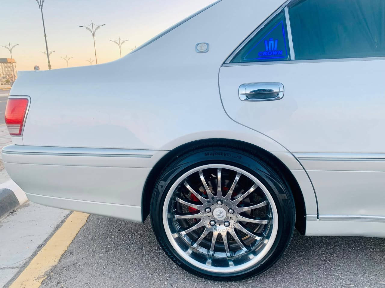 سلام عليكم ورحمه 
للبيع تويوتا كراون ملكة رقم بصرة انگليزي بأسمي تحويل مباشر  تحوير نجف فوگ وجوه فول مواصفات عدا الفتحة 4 دكم ثلاجة كشنات كهربائية 4 برده خلفية ستيرن كهربائي مري شفط جام اوتو تبريد قطعتين امامي وخلفي مكفوله كص والضربه والصبغ السيارة ((( نقل ))) فقط شغل %100 هزه بعدها مامنتهية سنوية لغاية 2031 كير ومحرك 3000 vvt فيشة وبطل اسود الجنايه يعرفون سعر المحرك .. كير ومحرك مكفولات ويل تو سايز تبريد تدفئة سيارة مال جناي السعر 105 وبيها مجال العنوان كربلاء المقدسة....***********
